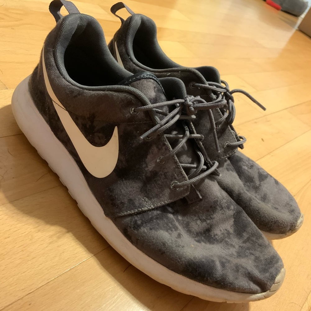 Nike Roshe black camo exclusive